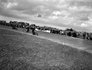 Motorraces Hoorn Grasbaan, Bestanddeelnr 901-8021