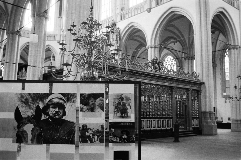Morgen opent in Nieuwe Kerk in Amsterdam de expositie Zilveren Camera 1980 enkele fotos met de inhuldiging en de winnende foto in de Nieuwe Kerk, Bestanddeelnr 931-5731