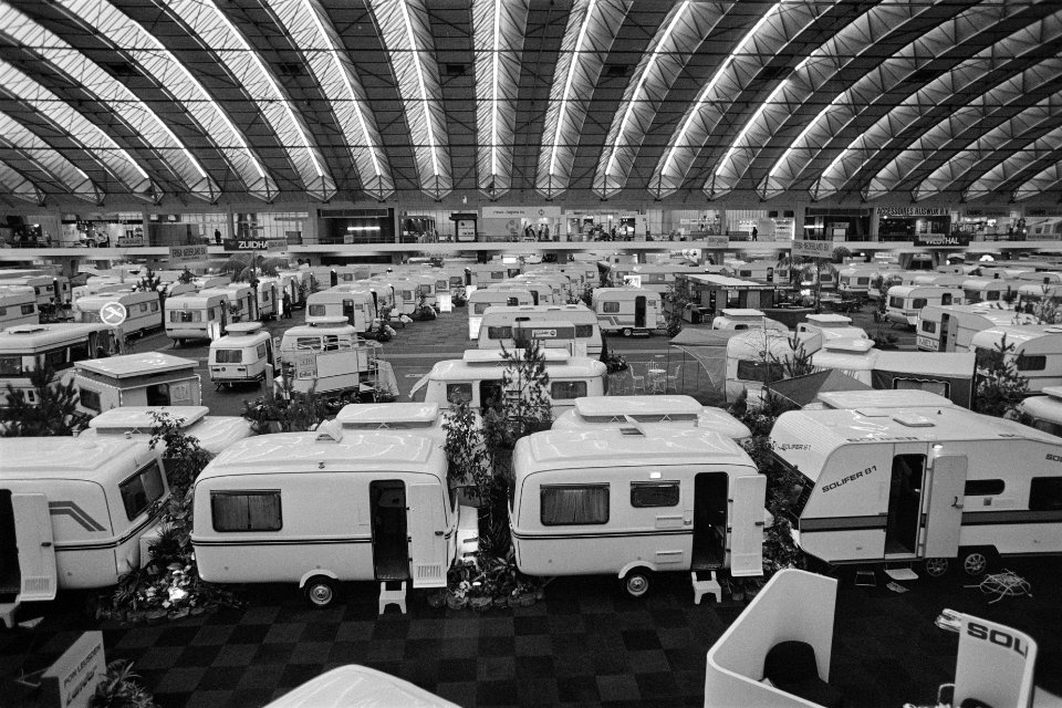 Morgen gaat in Amsterdam de tentoonstelling Caravan RAI 8 open voor publiek, bee, Bestanddeelnr 931-1914