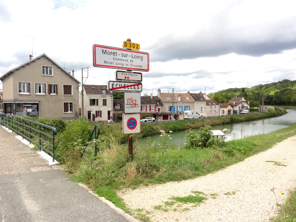 Moret Loing et Orvanne (Seine-et-Marne) entrée de Moret-sur-Loing