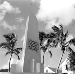 Monument op Fort Oranje op Sint Eustatius ter herinnering aan het verblijf van M, Bestanddeelnr 252-4068