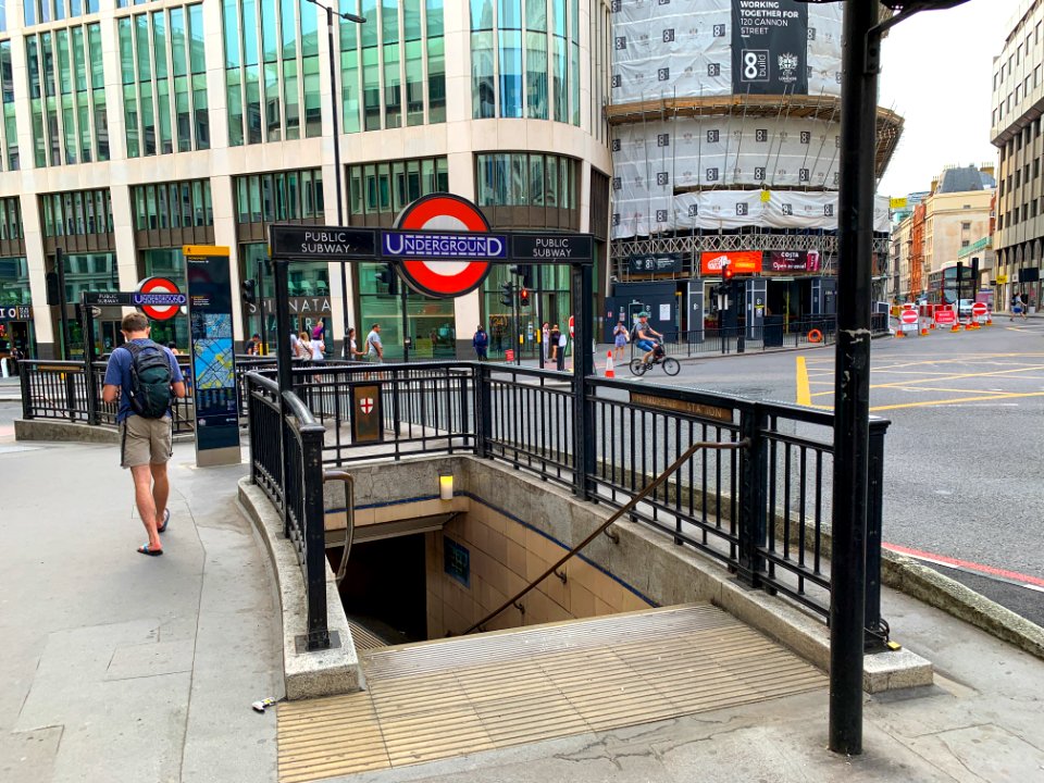 Monument public subway entrance 2020