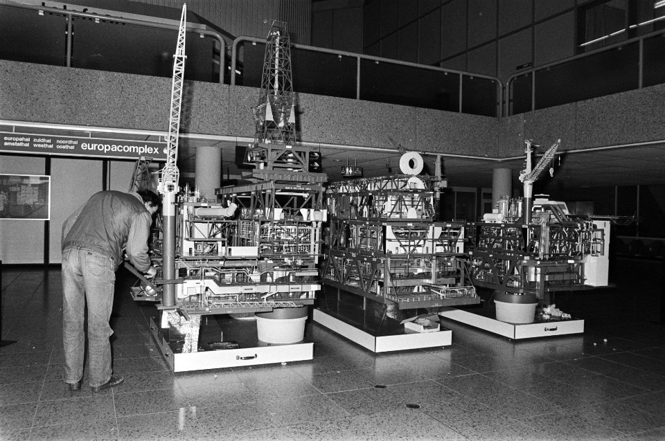 Morgen begint in de RAI de Holland Offshore tentoonstelling een maquette van een, Bestanddeelnr 933-1546