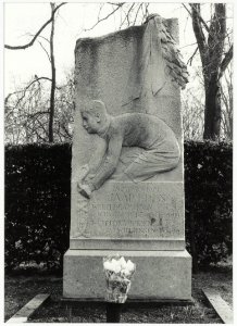 Monument op het graf van Jaap Eden op de algemene begraafplaats aan de Kleverlaan. NL-HlmNHA 54034025 photo