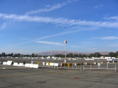 Monument Peak from The Flea Market carpark 0973