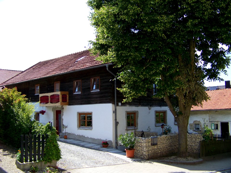 Moosthenning-Thürnthenning-Schloßangerstraße-7
