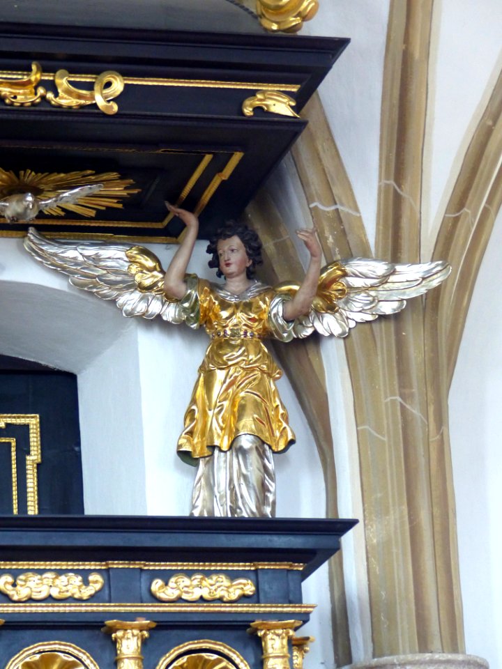 Moosbach Pfarrkirche - Kanzel 4 Engel