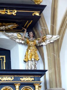 Moosbach Pfarrkirche - Kanzel 4 Engel