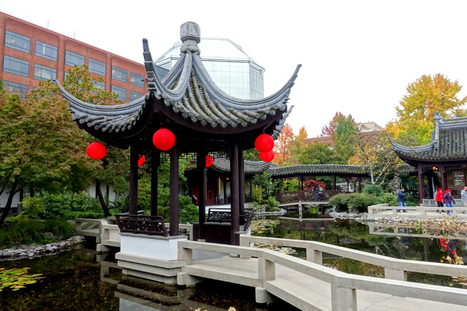 Moon Locking Pavilion- Lan Su Chinese Garden - Portland, Oregon - DSC01568