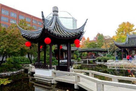 Moon Locking Pavilion- Lan Su Chinese Garden - Portland, Oregon - DSC01568