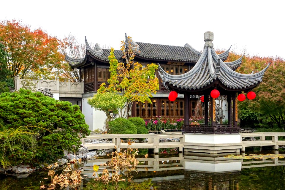 Moon Locking Pavilion and Tower of Cosmic Reflections - Lan Su Chinese Garden - Portland, Oregon - DSC01612
