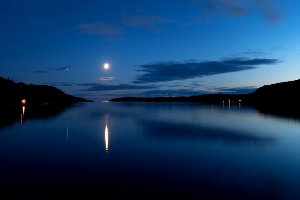 Moon and clouds over Brofjorden 4