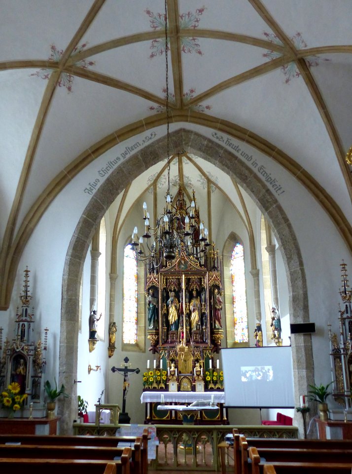 Moosbach Pfarrkirche - Innenraum 1