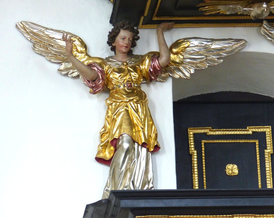 Moosbach Pfarrkirche - Kanzel 3 Engel