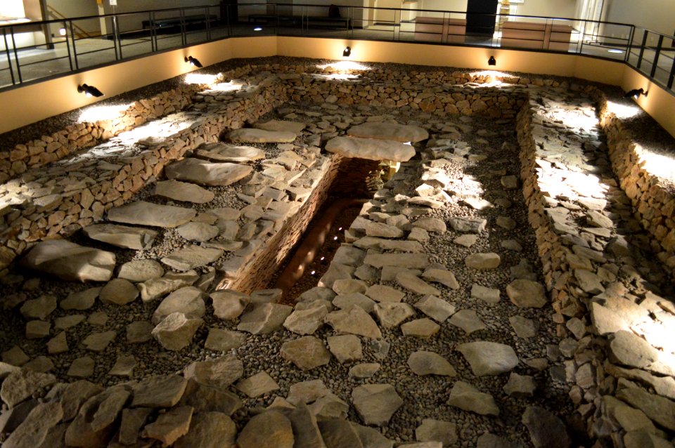 Mori-shogunzuka-kofun sekishitsu