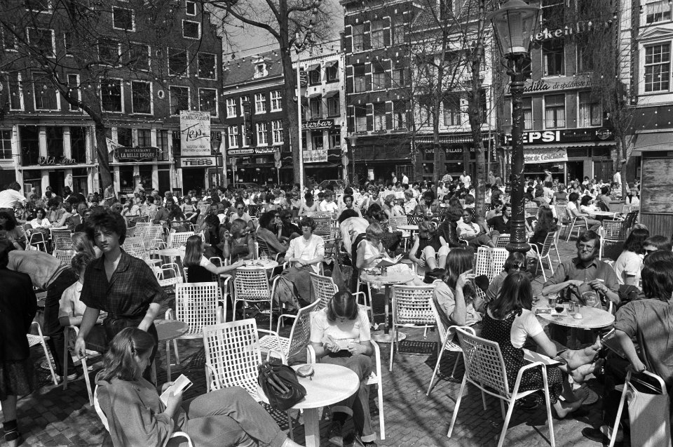 Mooi weer in Amsterdam terras op Leidseplein, Bestanddeelnr 930-7732