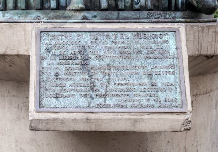 Monumento en Puente LLaguno