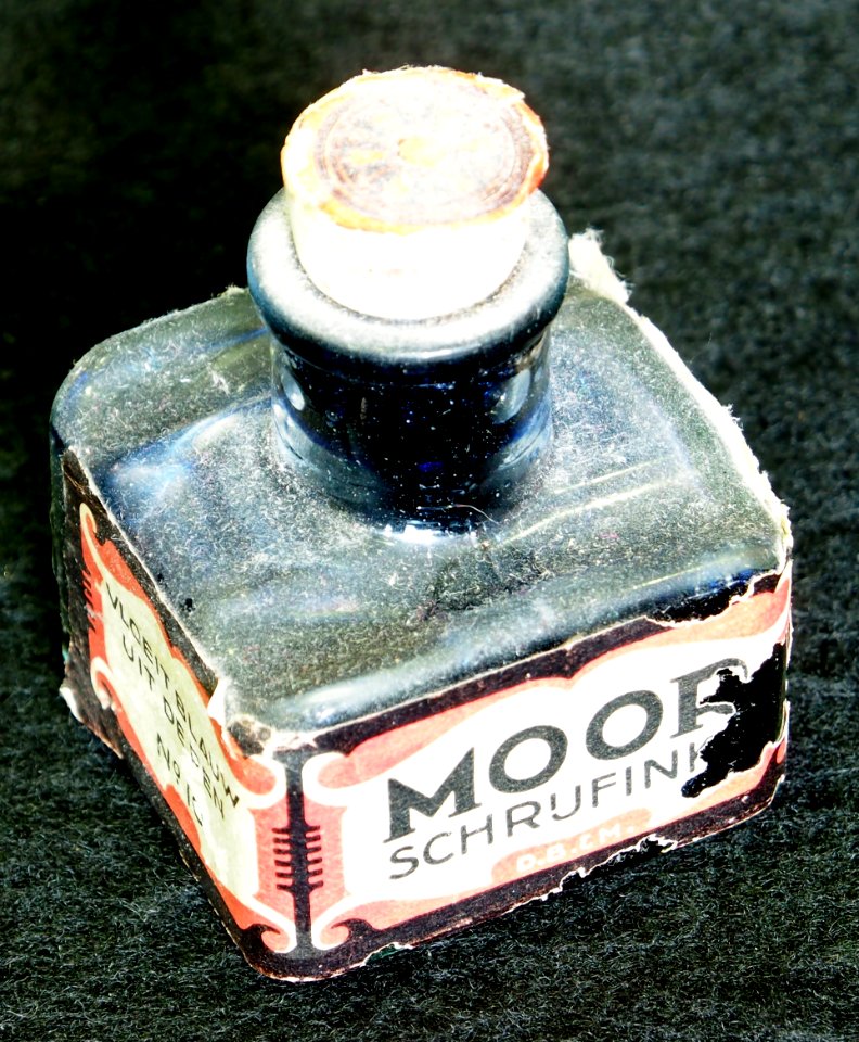 Moor, schrijfinktpotje, foto1