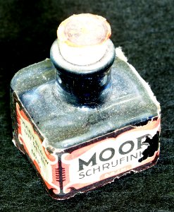 Moor, schrijfinktpotje, foto1