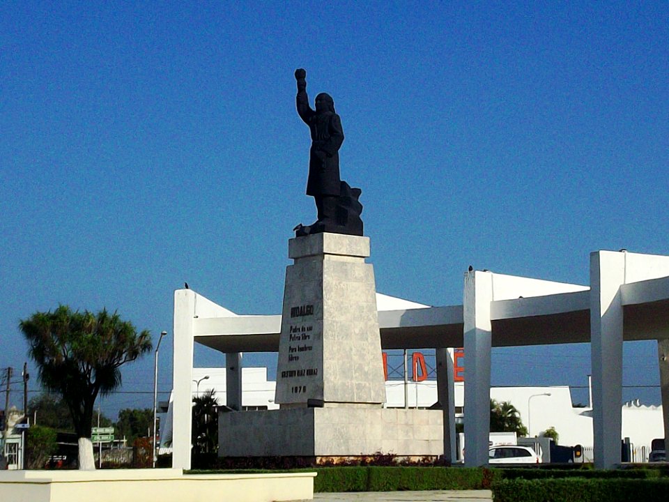 Monumento a Don Miguel Hidalgo y Costilla, Mérida, Yucatán (01)