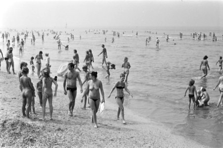 Mooi weer, strand Zandvoort, Bestanddeelnr 931-6139