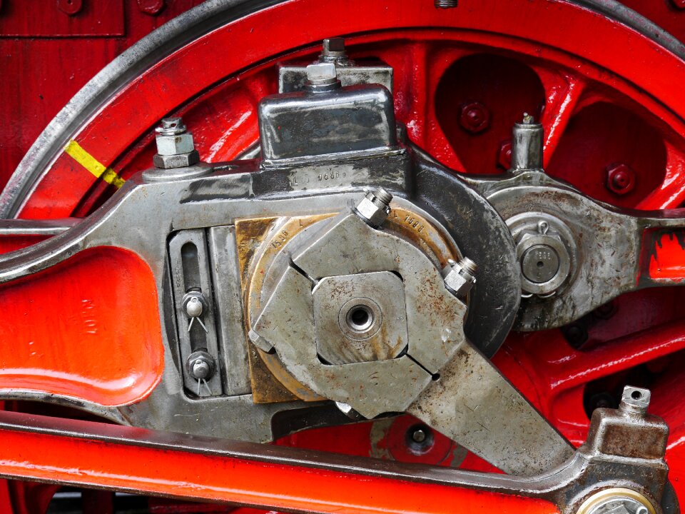 Spoke wheel drive railway