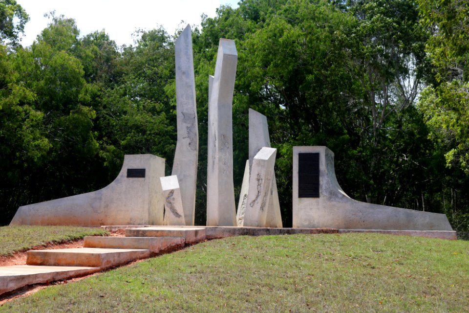 Monument Gramna expediton - 01