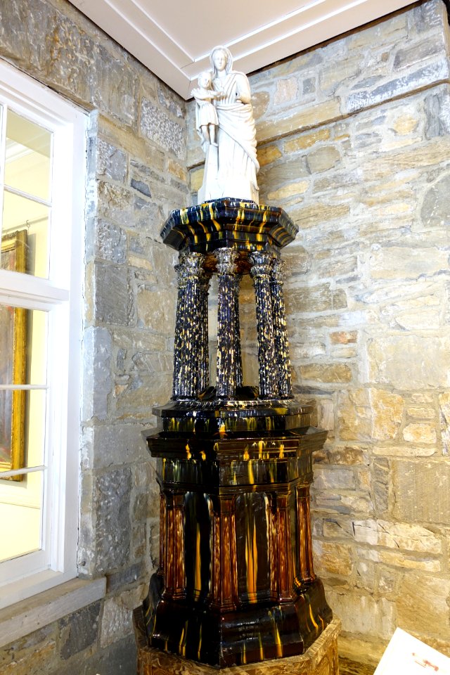 Monument from United States Pottery Company's display at the Crystal Palace Exhibition, New York City, 1853, Christopher Webber Fenton designer, view 2 - Bennington Museum - Bennington, VT - DSC08799