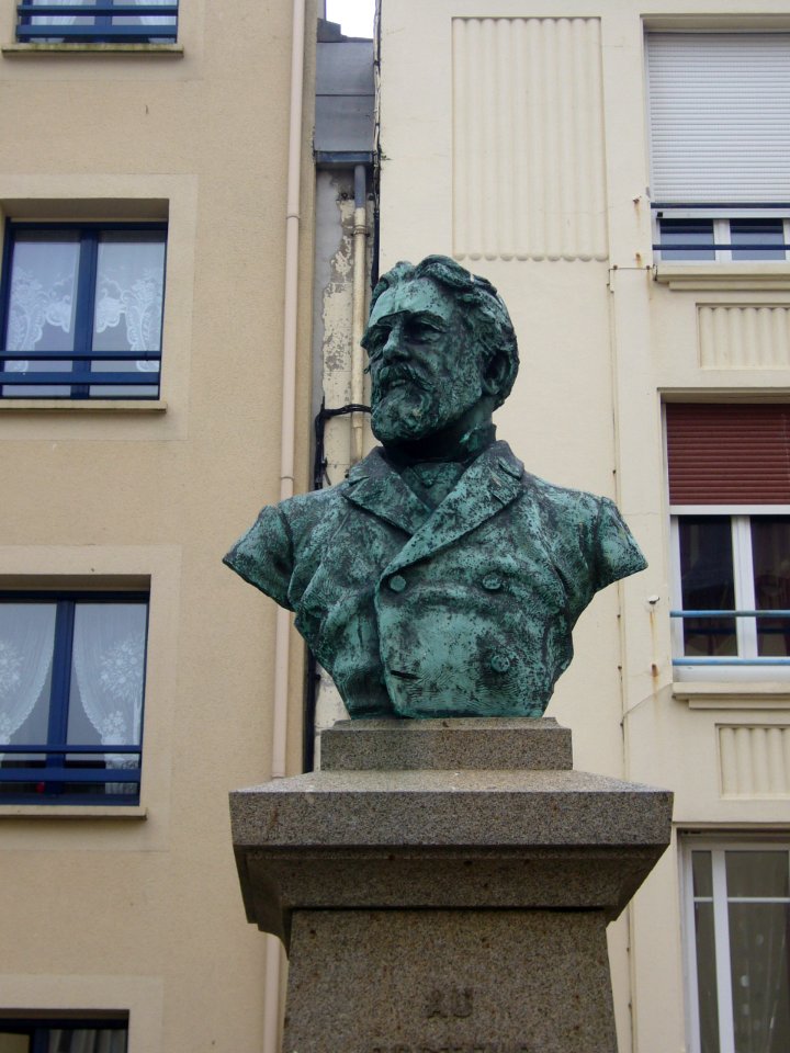 Monument au Docteur Letourneur – Granville 02