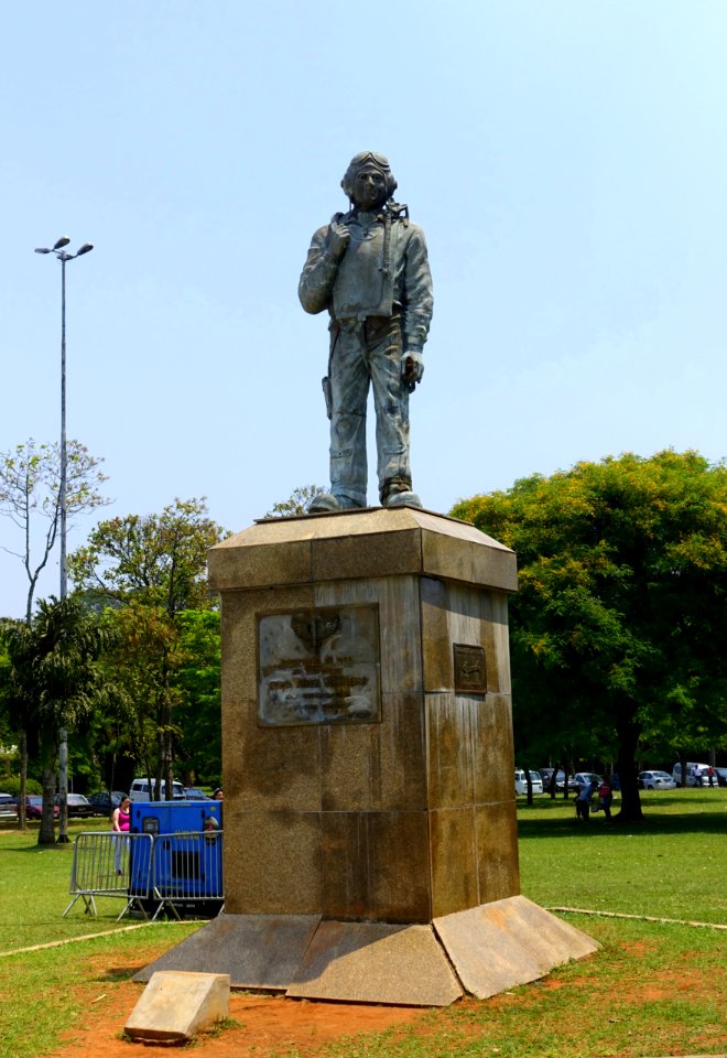 Monumento aos Veteranos da Força Aérea Brasileira na Campanha da Itália - Ibirapuera Park - Sao Paulo, Brazil - DSC07517