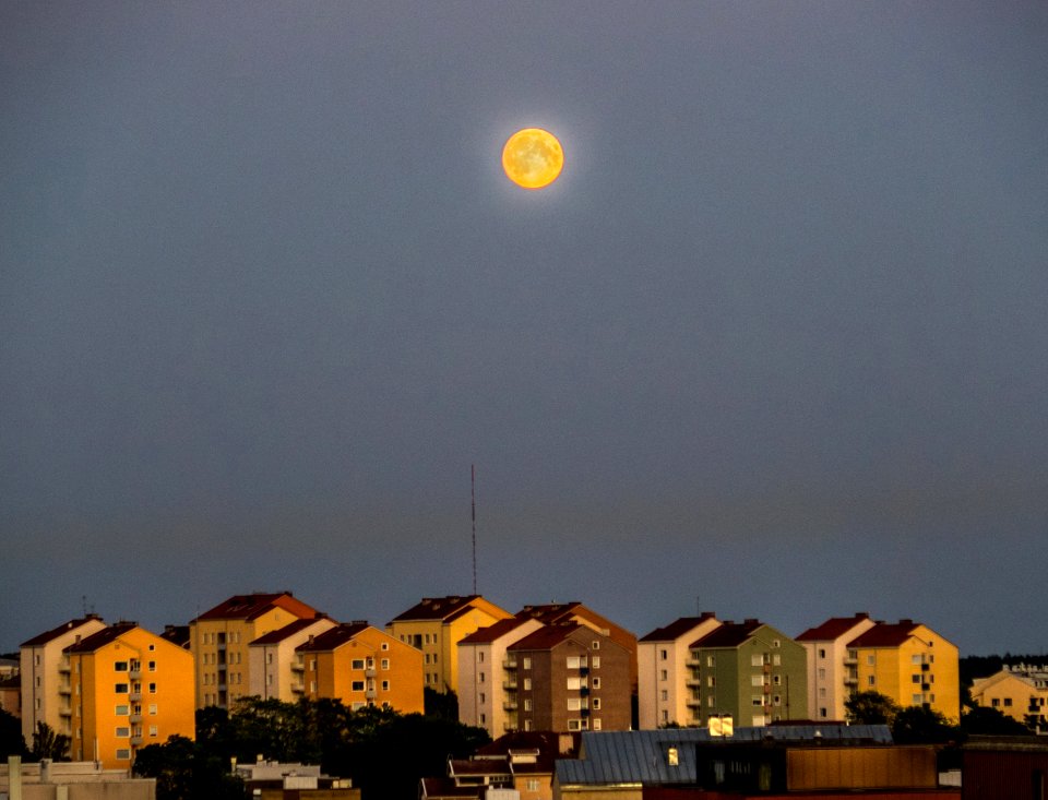Moon over Velkaistenmäki