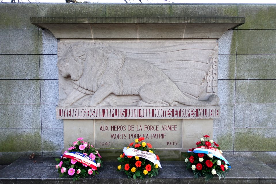Monument Aux Héros de la Force armée Morts pour la Patrie 1940-1945 - Luxembourg City - DSC06131