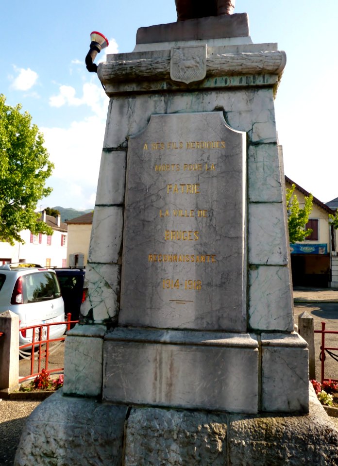 Monument aux morts de Bruges (Pyrénées-Atlantiques) vue 4