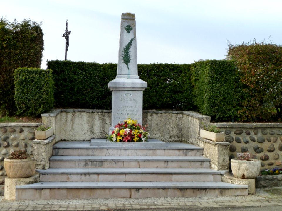 Monument aux morts de Fichous-Riumayou