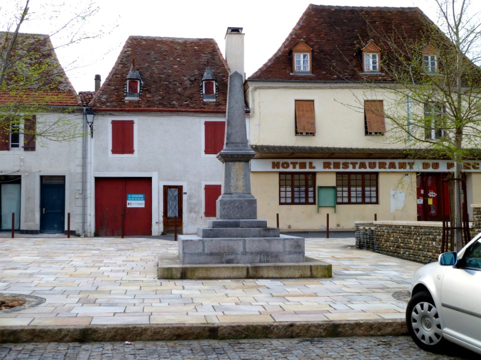 Monument aux morts de Garlin