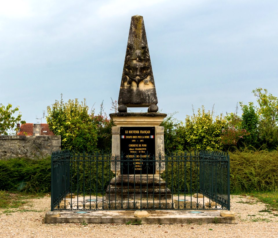 Monument aux morts 1870 - 1871 Pons août 2015 Charente-Maritime