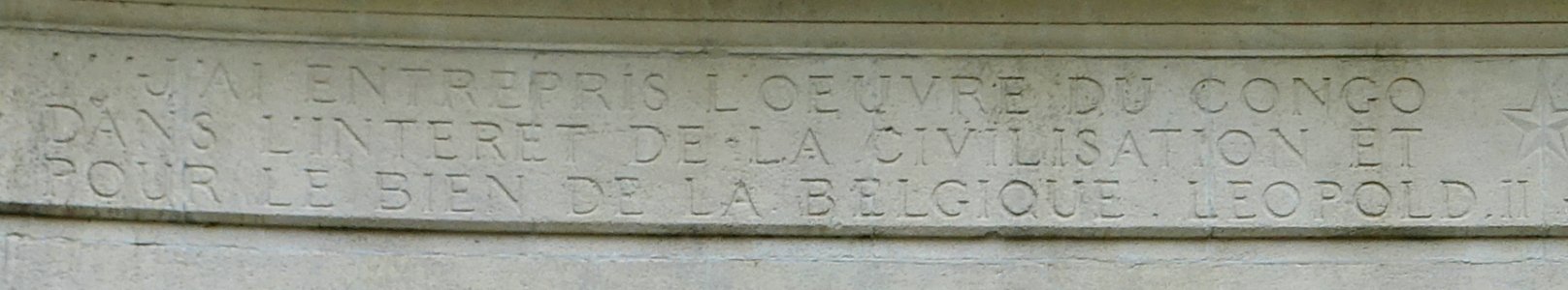 Monument aux pionniers belges au Congo (Leopold II quote French)