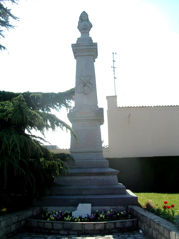 Monumentaviontravailleurs01