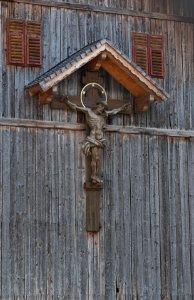 Monumentalkruzifix in Baumkirchen