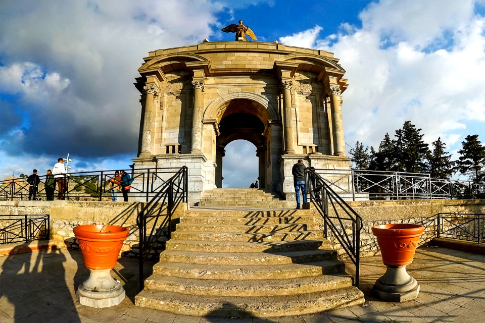 Monument aux morts - Constantine معلم تذكاري - قسنطينة 2