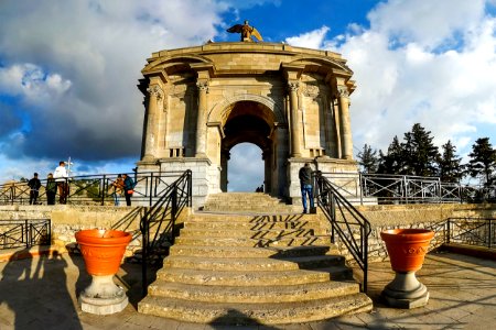 Monument aux morts - Constantine معلم تذكاري - قسنطينة 2
