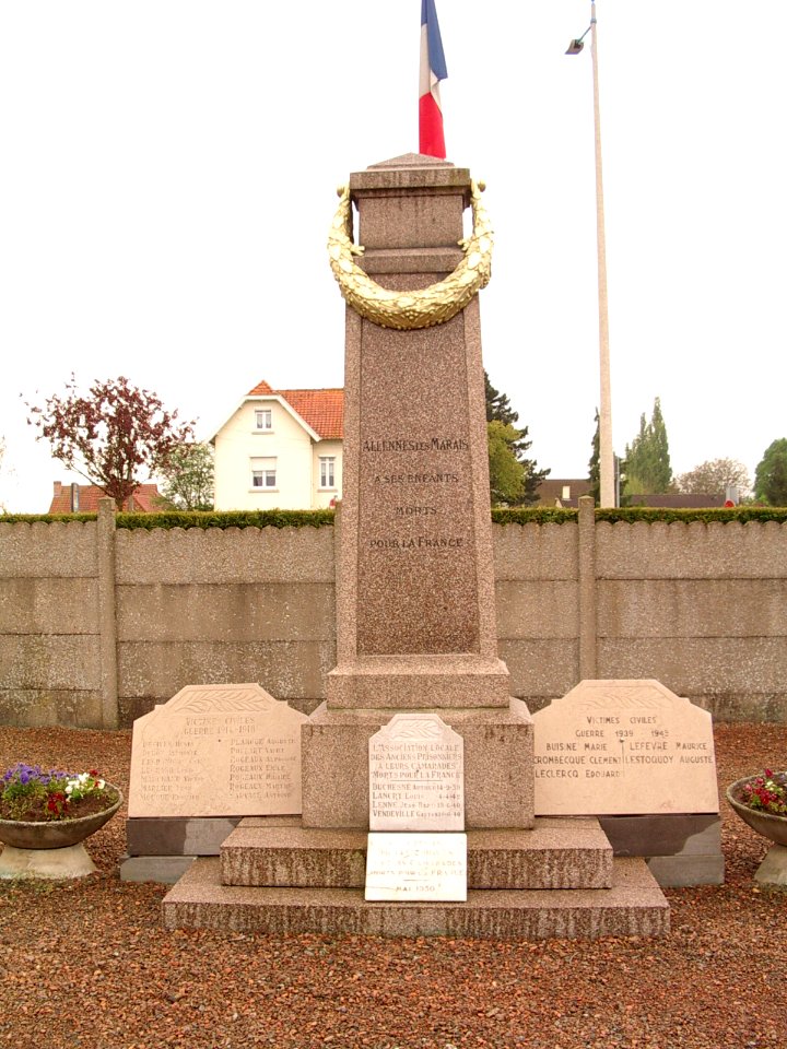 Monument Allennes les Marais