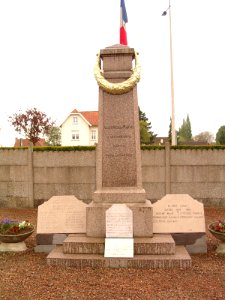 Monument Allennes les Marais