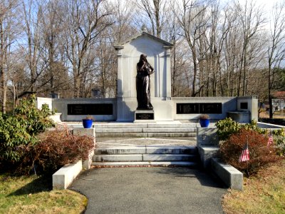 Monument, Memory Statue by Cyrus Edwin Dallin - Sherborn, MA - DSC03006