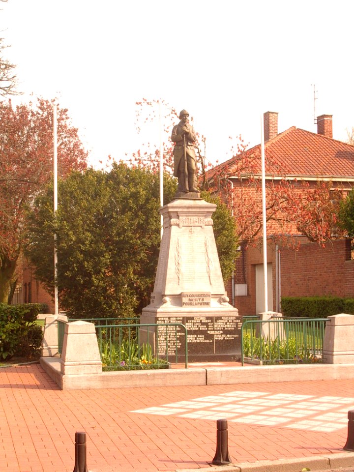 Monumentcourrières01