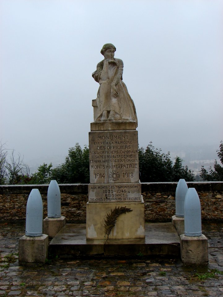 Monument aux morts du 8e RG - Forteresse du Mont Valérien