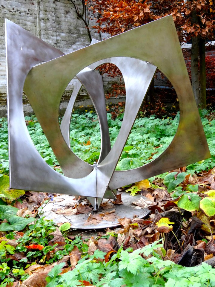 Monument voor de onbekende kunstenaar door Piet van Mook Gouda