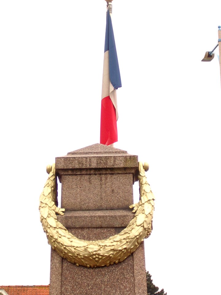 Monument Allennes les Marais02