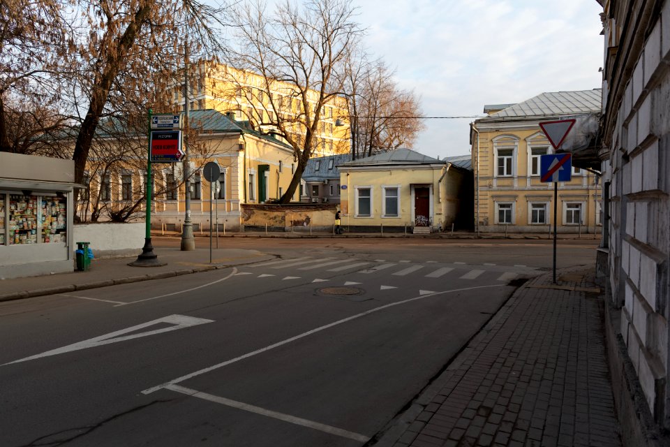 Moscow, Khokhlovsky 2, Mar 2014 03