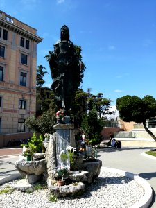 Monument in Venice 02